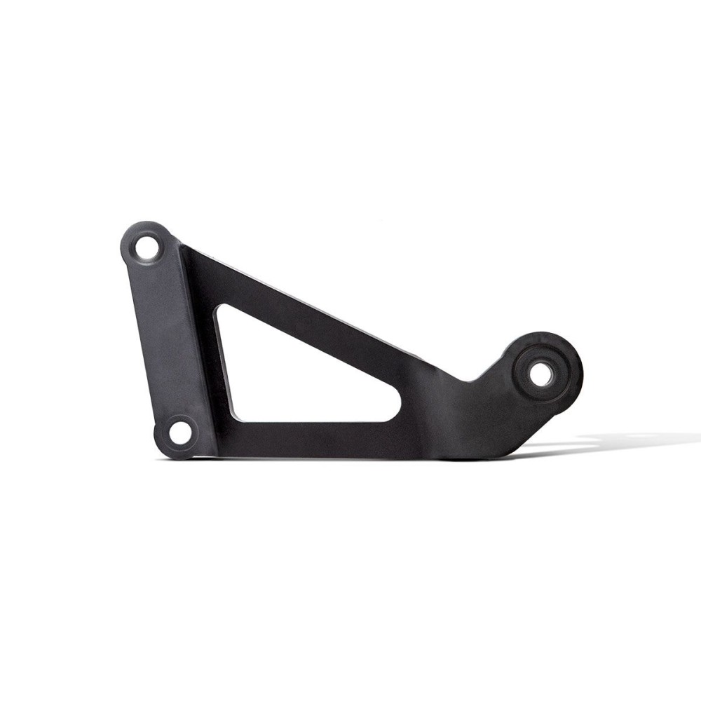 EL SOPORTE AKRAPOVIC ELIMINA EL ESTRIBO DEL PASAJERO YAMAHA R3 2015-2016