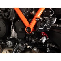 PLATAFORMAS AJUSTABLES R VERSIÓN LIGHTECH KTM SUPER DUKE 1290 R 2020-2023