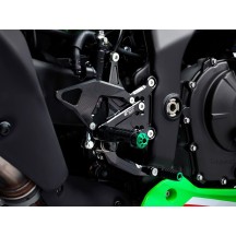 ESTRIBERAS TRASERAS AJUSTABLES BONAMICI RACING KAWASAKI ZX-4R / RR 2023-2024