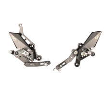 PLATAFORMAS AJUSTABLES CON GRAPAS GRAPAS GRAPAS YAMAHA MT-07 / TRACER 2014-2025
